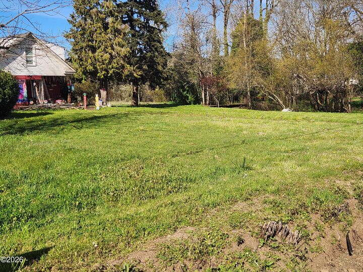 Property Photo:  819 W Main Street  OR 97378 