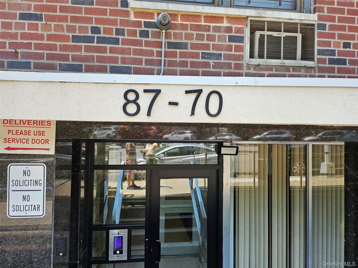 Property Photo:  87-70 173 Street 4D  NY 11432 