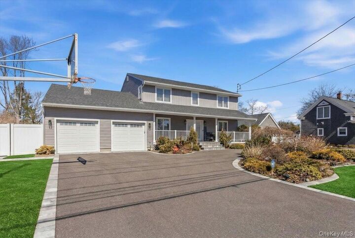 Property Photo: 949 Union Street NY 11716