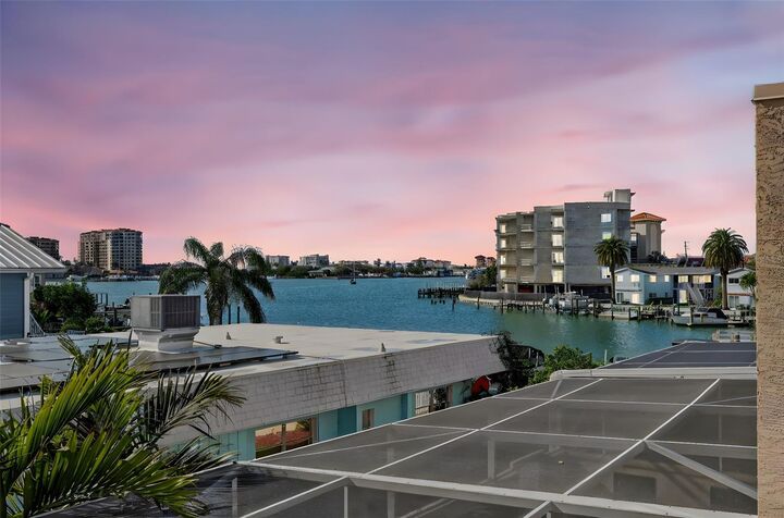 Property Photo:  348 Larboard Way  FL 33767 