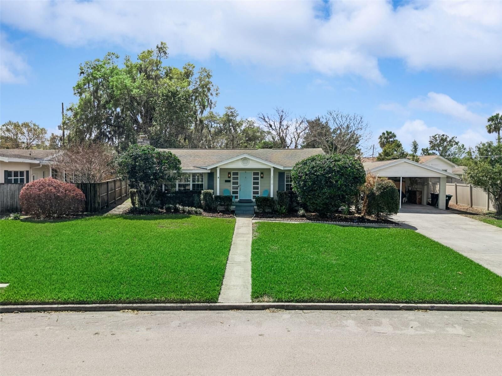 Property Photo: 3010 Carmia Drive FL 32806