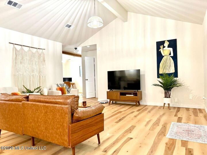 Property Photo:  828 Lemon Street  MS 39564 