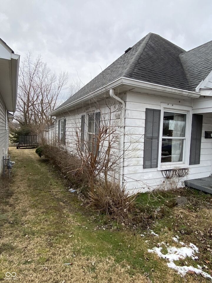 Property Photo: 2103 6th Street IN 47201