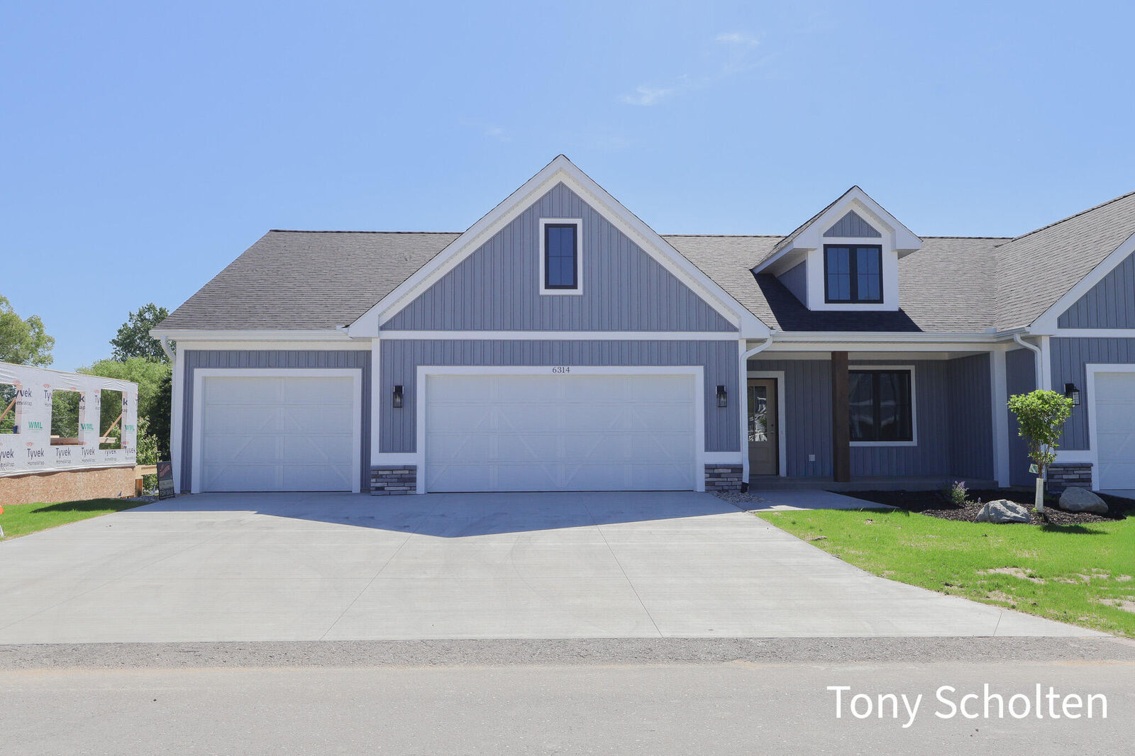 Property Photo: 6314 Blendon Woods Drive MI 49426