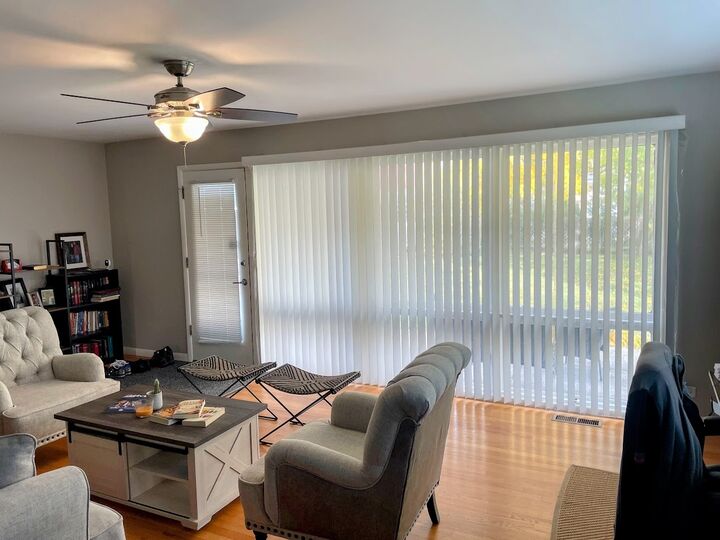 Property Photo:  543 S 7th Street  IL 60118 