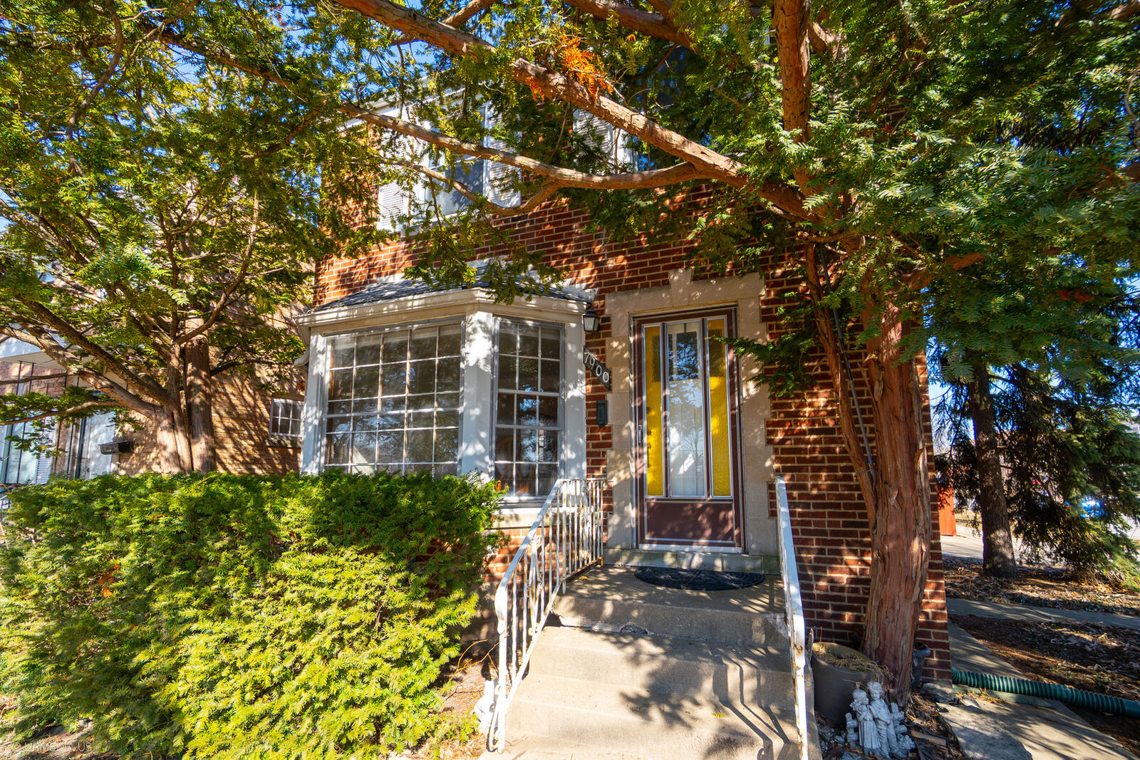 Property Photo: 7900 W Fullerton Avenue IL 60707