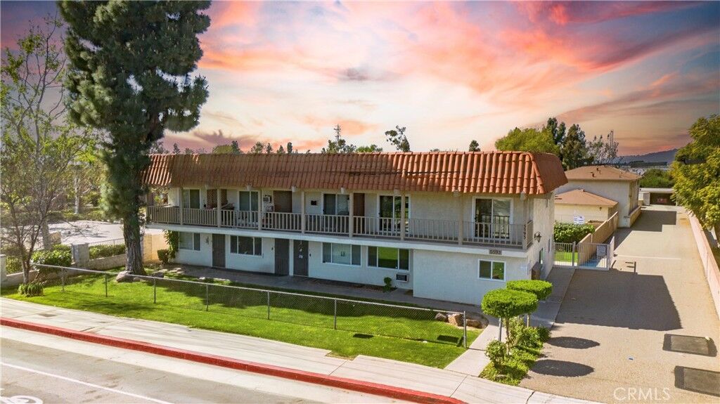 Property Photo:  5593 Pioneer Boulevard 18  CA 90601 