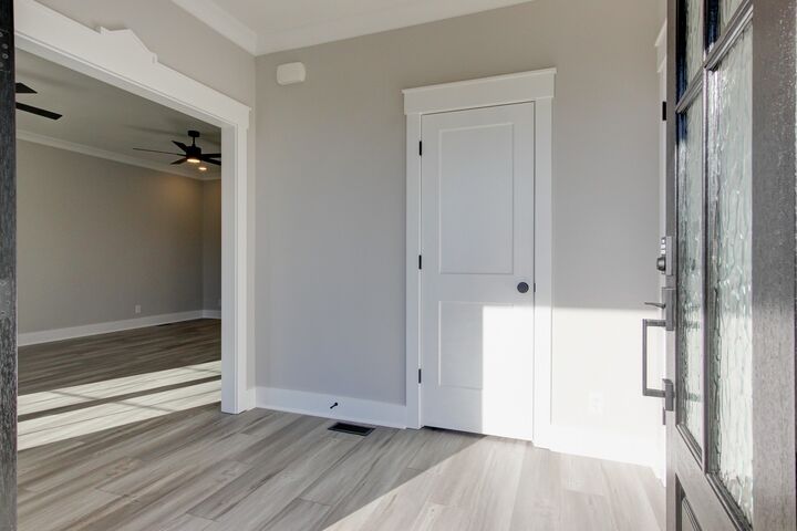 Property Photo:  701 Sandringham Ct  TN 37043 