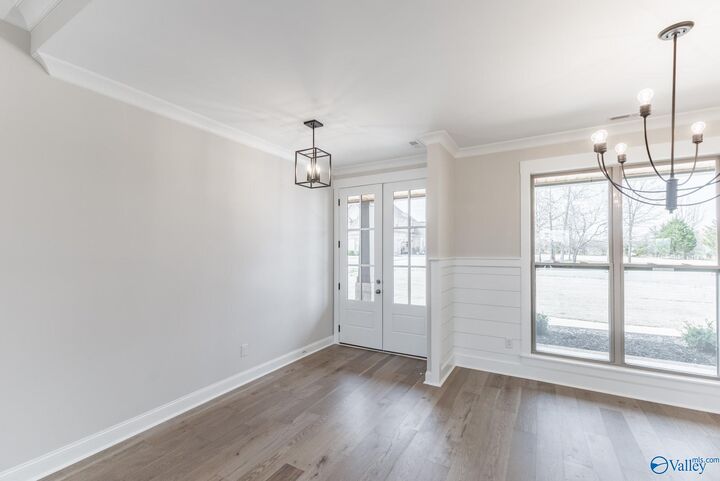 Property Photo:  2106 Covington Lane  AL 35603 