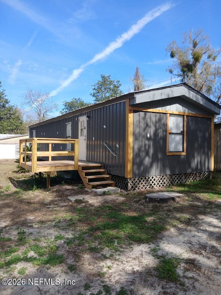Property Photo:  104 Ash Street  FL 32640 