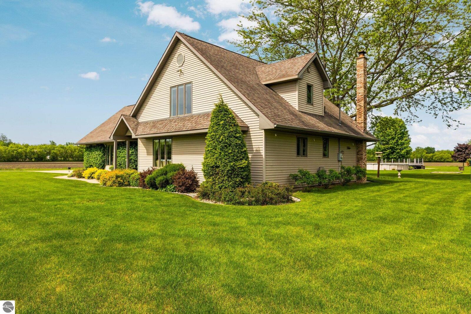 Property Photo:  5030 S Isabella Road  MI 48858 