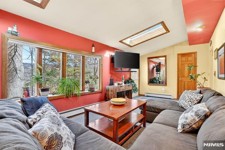 Property Photo:  21 Ulster Street  NJ 07480 