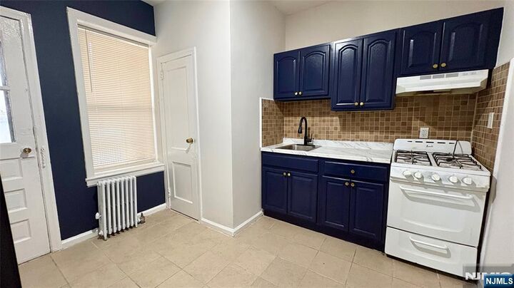 Property Photo:  302 3rd Street 304  NJ 07029 