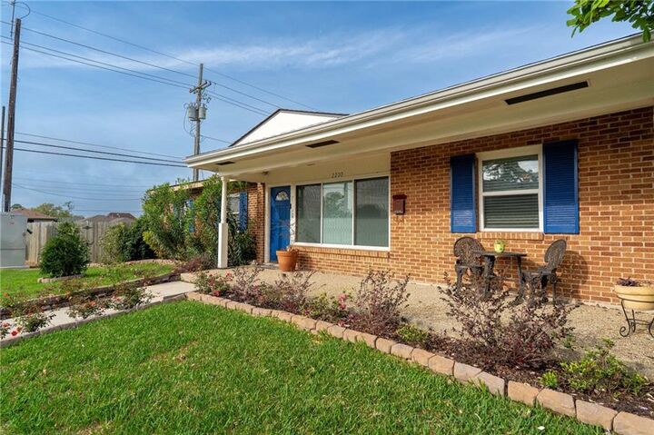 Property Photo:  2200 Elizabeth Street  LA 70003 