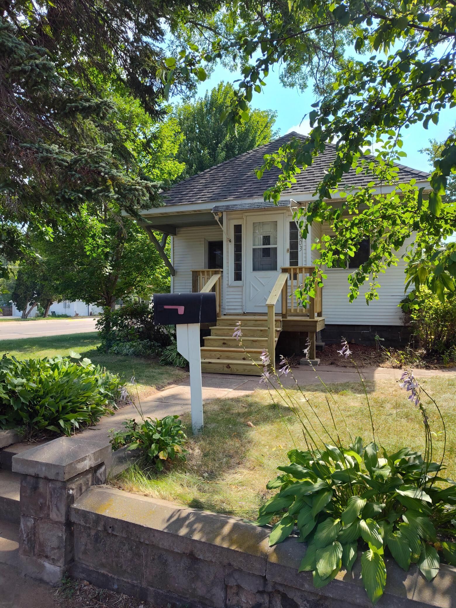 Property Photo: 503 Franklin Avenue MN 56441