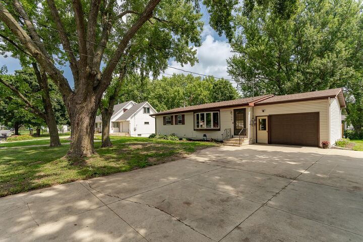 Property Photo:  408 1st Avenue NE  MN 55944 