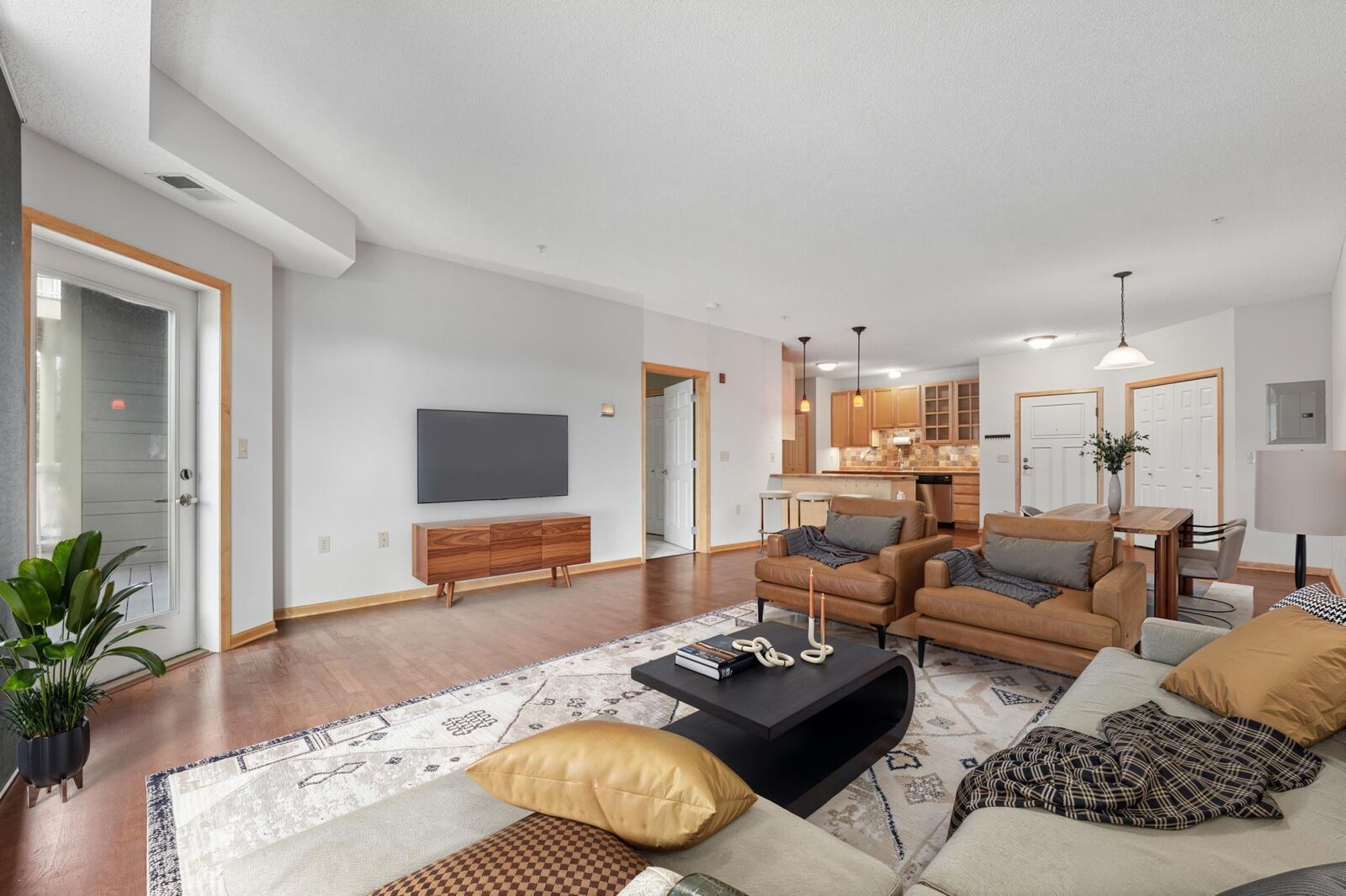 Property Photo:  2530 E 34th Street 213  MN 55406 