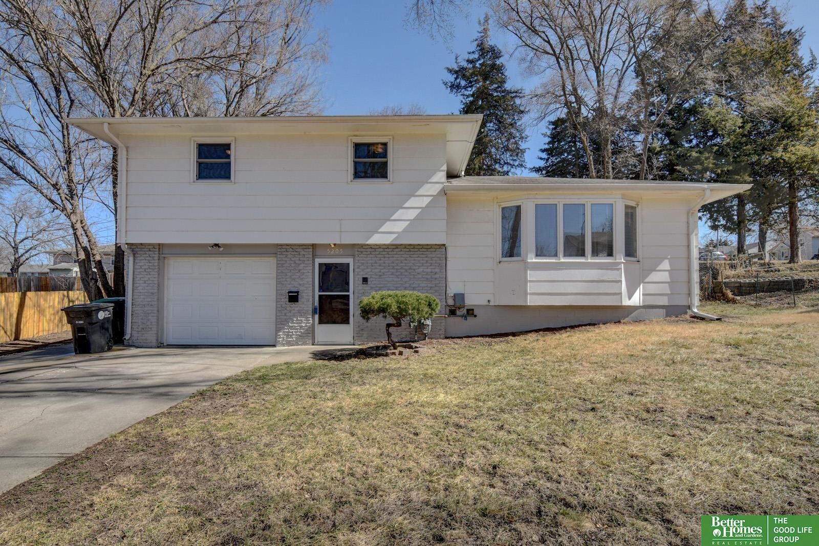 Property Photo: 5205 N 48th Street NE 68104