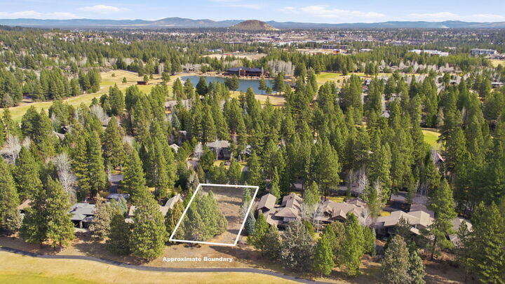 Property Photo:  61734 Tam McArthur Loop  OR 97702 