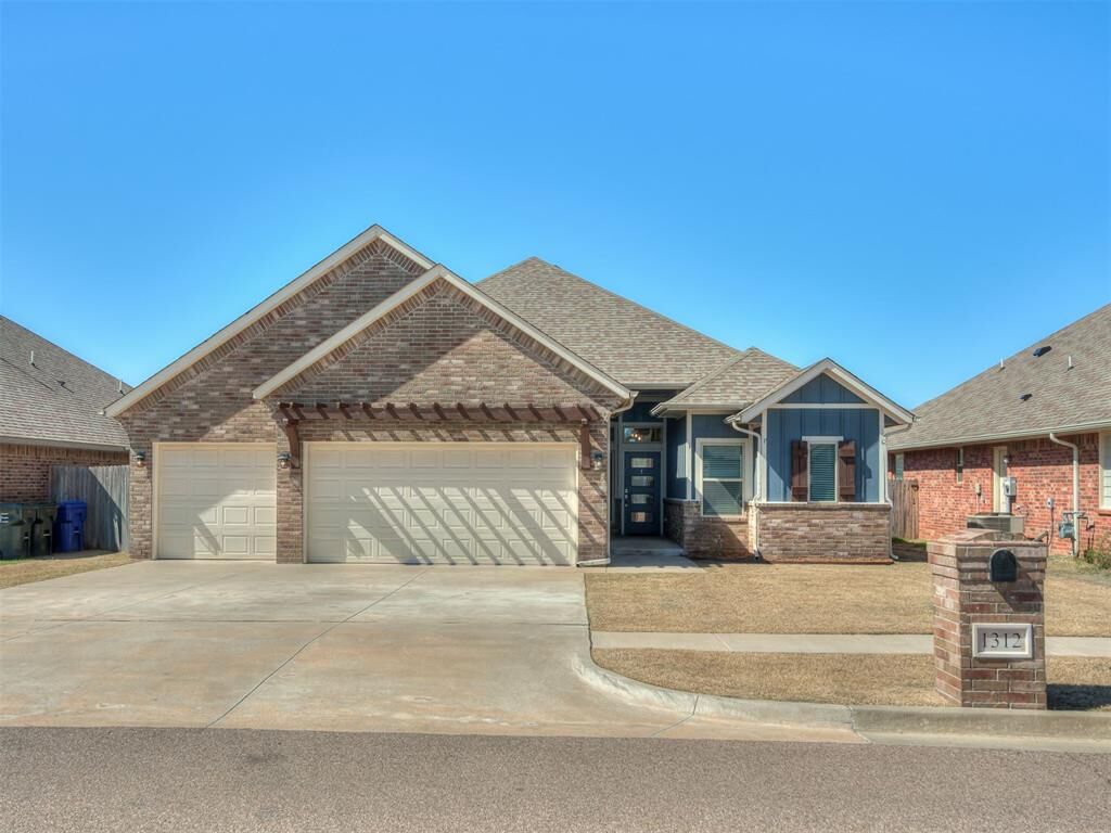 Property Photo:  1312 Stone Creek Drive  OK 73071 