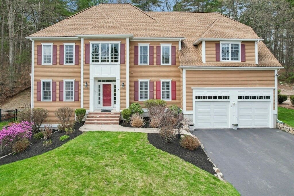 Property Photo:  7 Grindstone Ct  MA 01581 