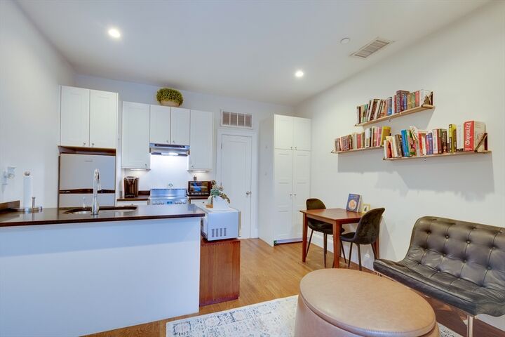 Property Photo:  652 Massachusetts Ave 2  MA 02118 