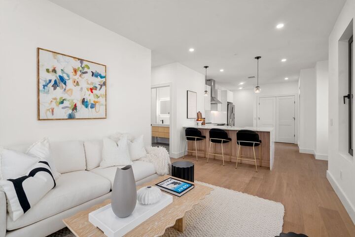 Property Photo:  84 Prospect St 302  MA 02143 