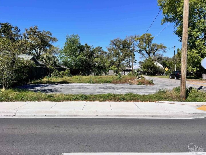 Property Photo:  429 S Navy Blvd  FL 32507 