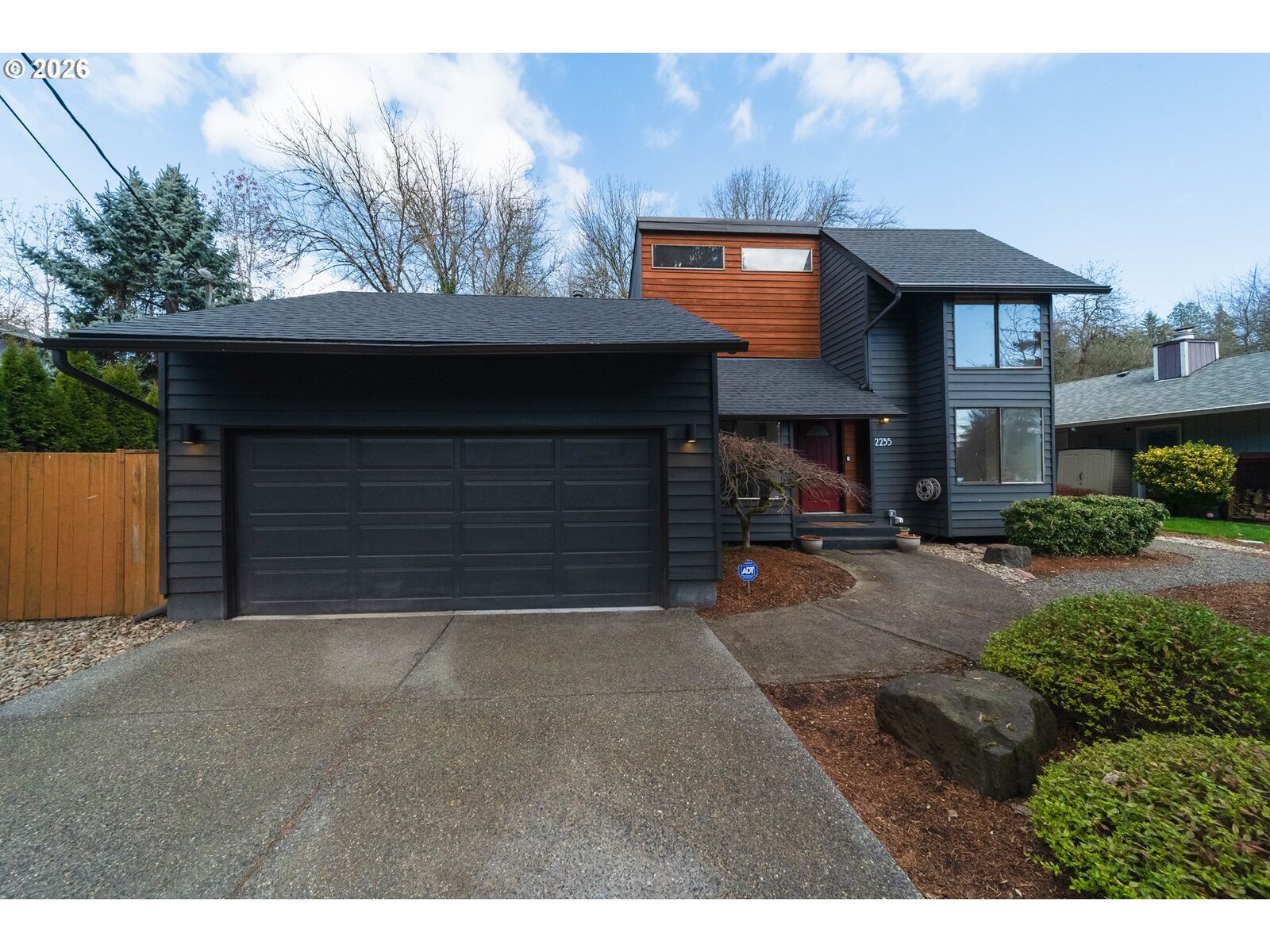 Property Photo:  2235 SW Marigold St  OR 97219 