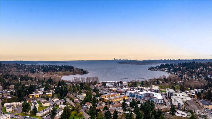 Property Photo:  10016 NE 120th Lane F103  WA 98034 