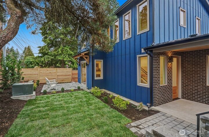 Property Photo:  11247  108th Avenue NE  WA 98033 