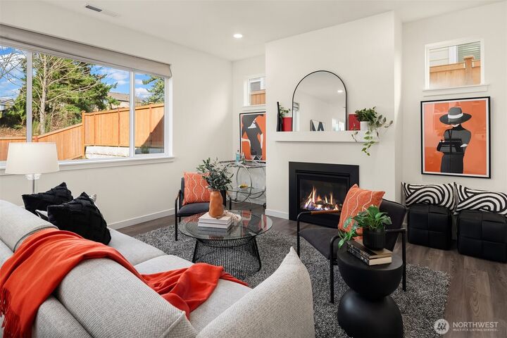 Property Photo:  9426 S 237th Street  WA 98031 