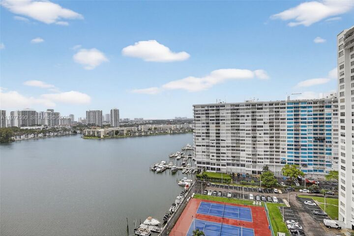 Property Photo: 2780 NE 183rd St 1714 FL 33160