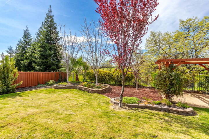 Property Photo: 3874 Palm Springs Drive CA 96002