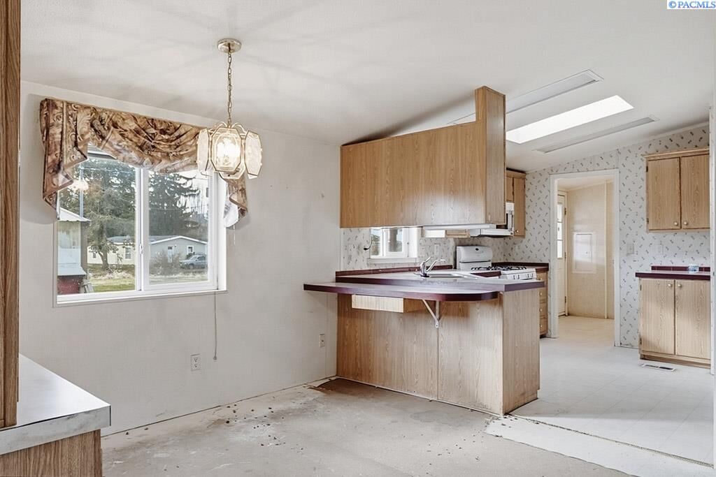 Property Photo: 204 E Church Street WA 99179