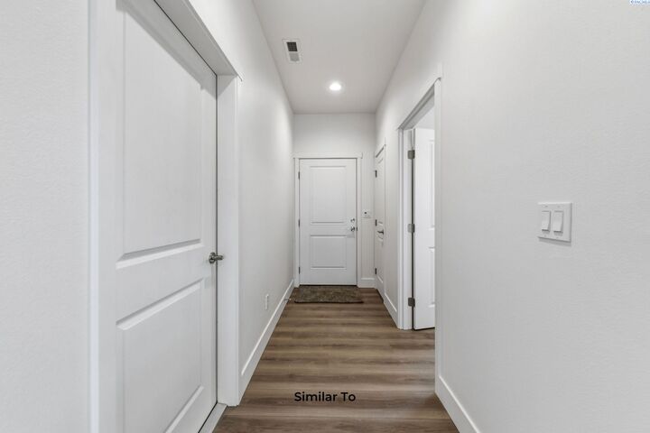 Property Photo:  254 N Dewberry Pl  WA 99336 