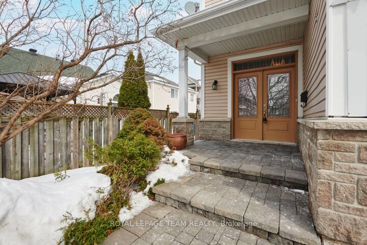 Property Photo:  162 Redcliff Avenue  ON K2J 5J7 