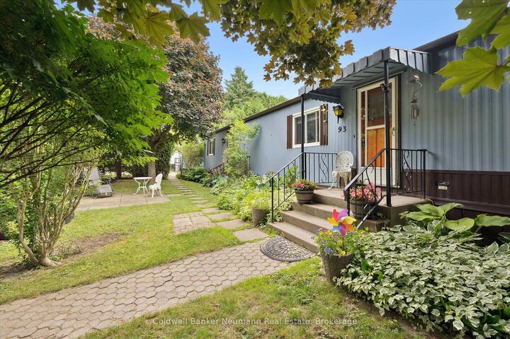 Property Photo: 1294 Concession 8 Road W 93 Maple ON N0B 2J0