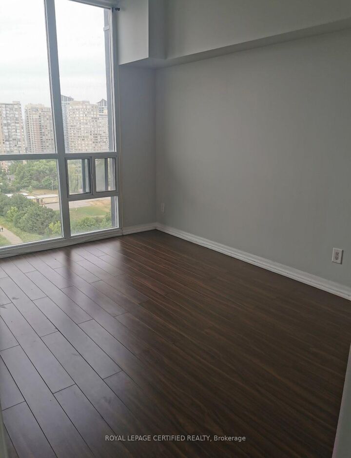 Property Photo: 223 Webb Dr #1103 Drive ON L5B 0E8
