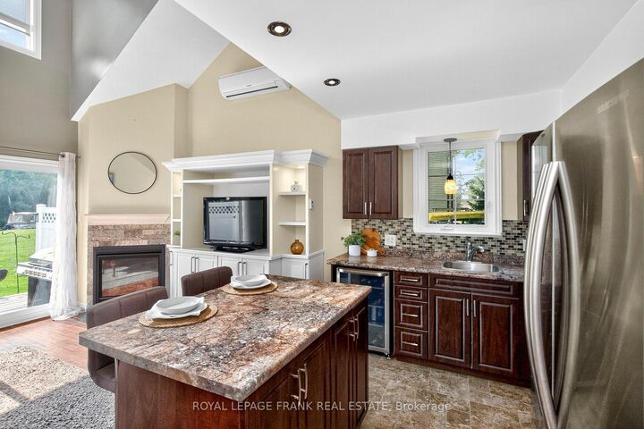 Property Photo: 81 Laguna Parkway 14 ON L0K 1B0