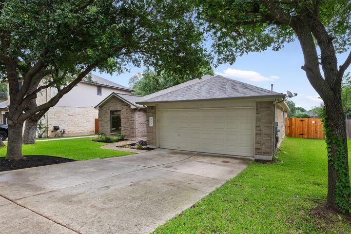 Property Photo:  608 Haleys Cove  TX 78641 