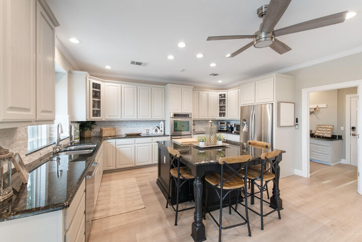 Property Photo: 10724 Bay Laurel Trail TX 78750