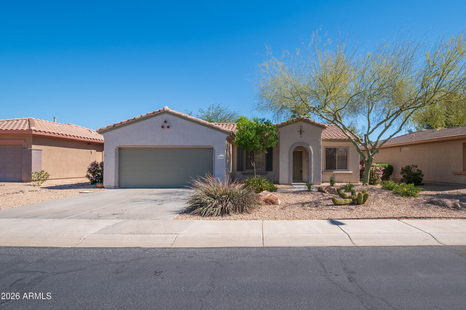 Property Photo: 18599 N Red Mountain Way AZ 85374