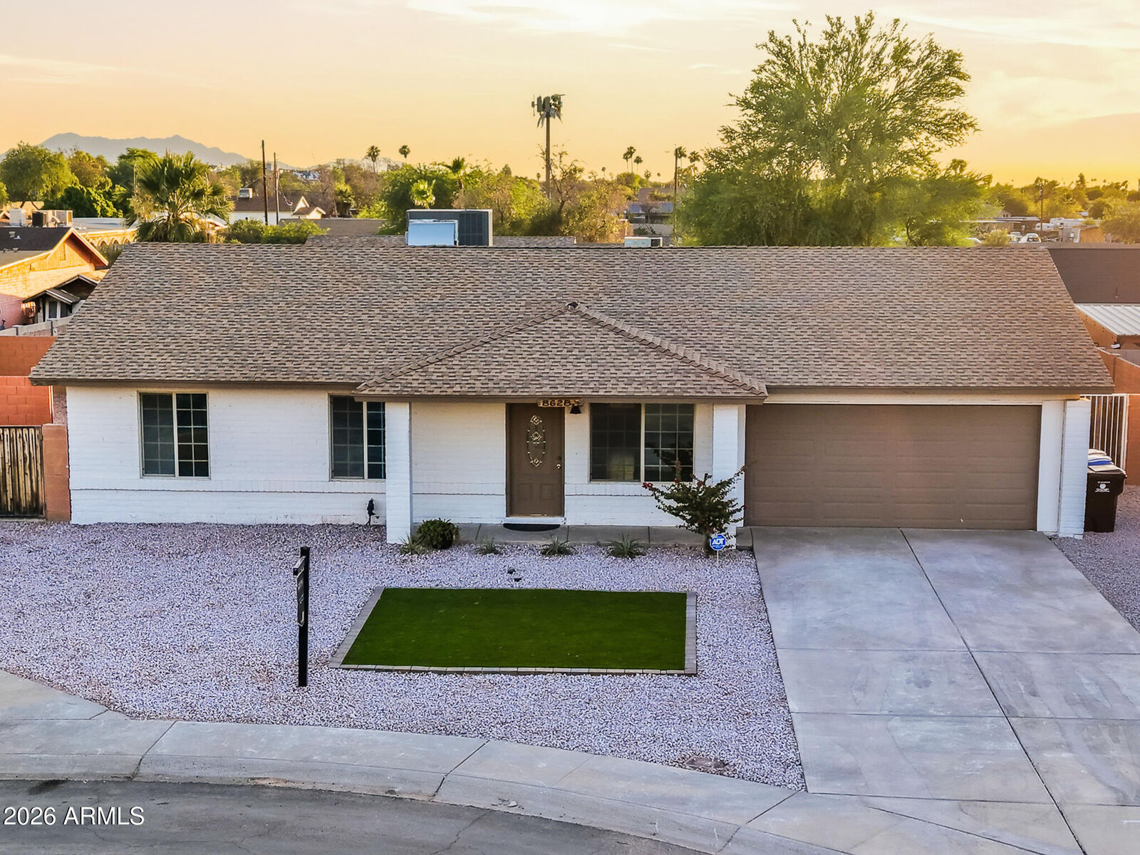Property Photo:  8628 S 14th Place  AZ 85042 