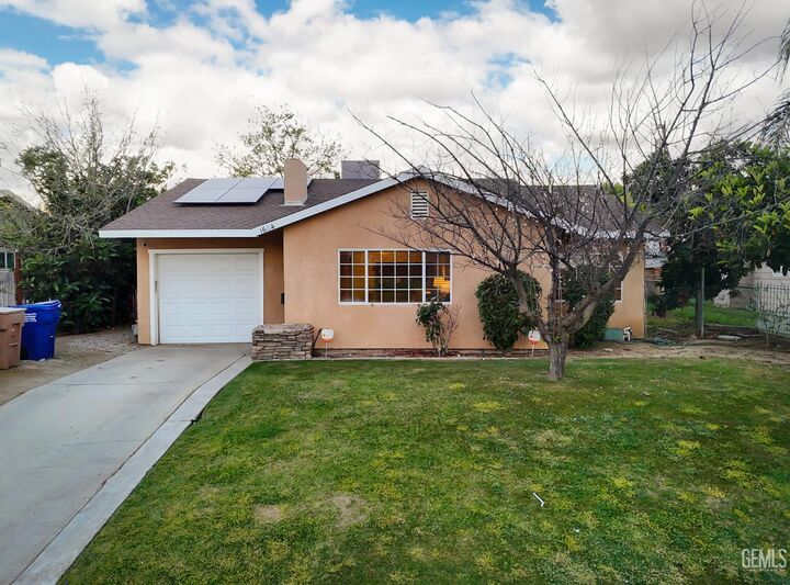 Property Photo:  1604 Glenwood Drive  CA 93306 