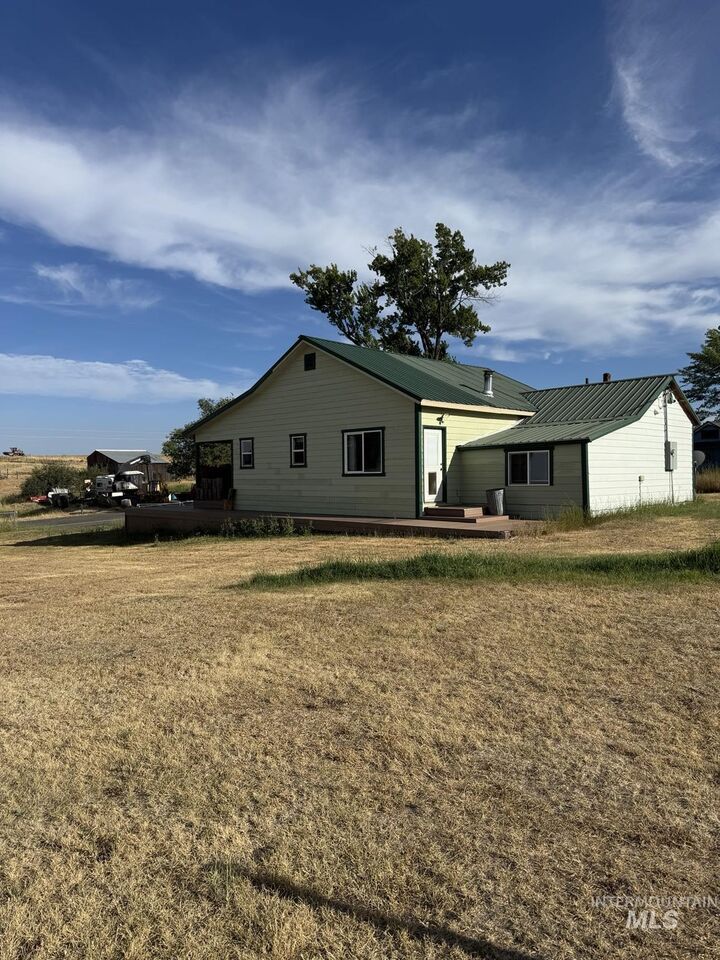 Property Photo:  40336 SR 129  WA 99401 