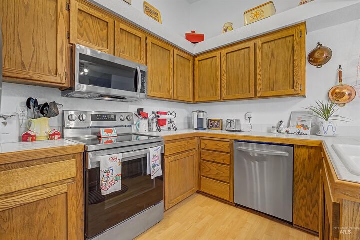 Property Photo:  523 N 4th  ID 83661 