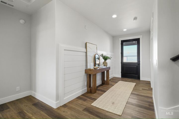 Property Photo:  105 N 50 W  ID 83350 