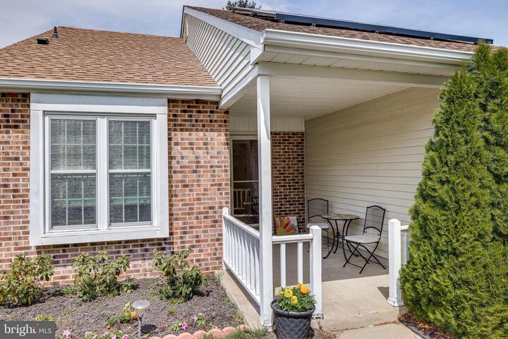 Property Photo:  3 Newtown Court  NJ 08054 