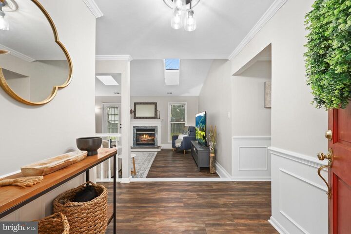 Property Photo:  6922 Lodestone Court  VA 22306 